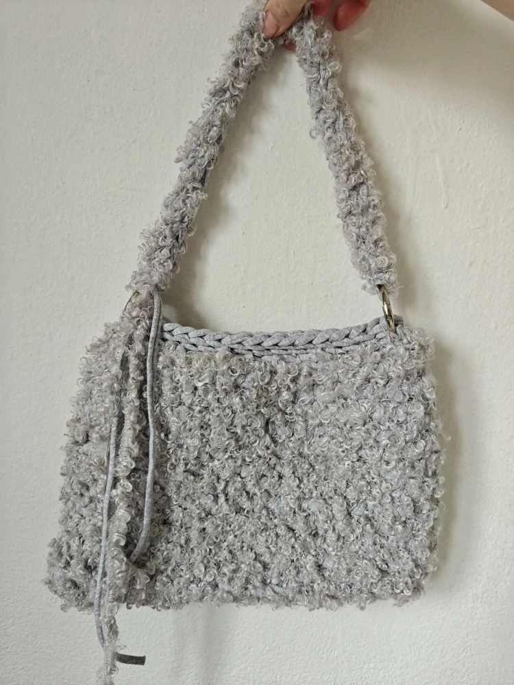 Háčkovaná daily bag beránková