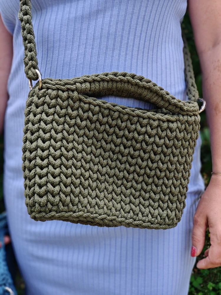 Háčkovaná crossbody zelená