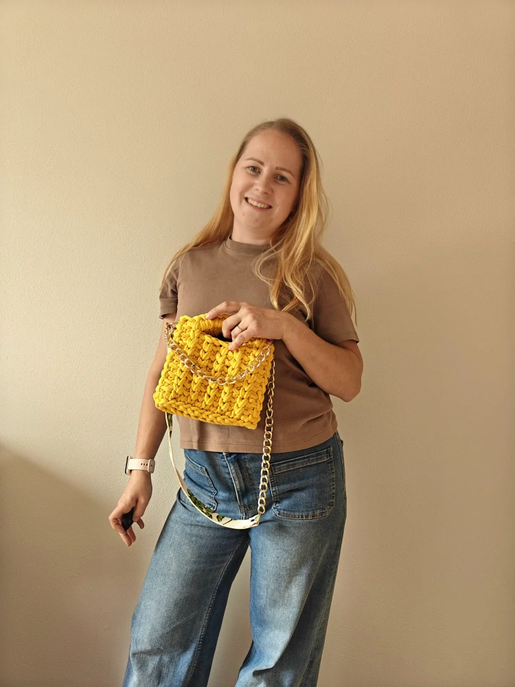 Háčkovaná crossbody žlutá