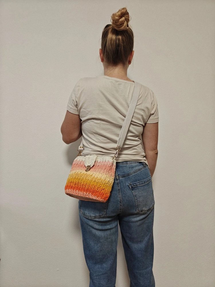 Háčkovaná crossbody podzimní