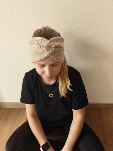 Pletená čelenka