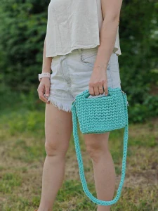 Háčkovaná crossbody mint