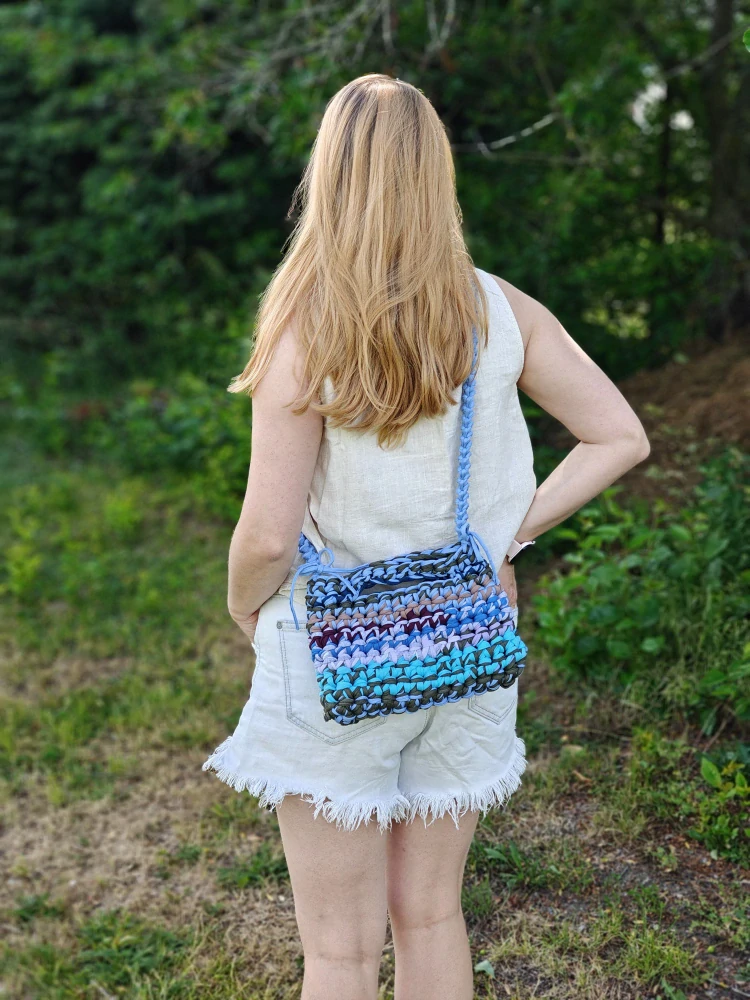 Háčkovaná crossbody ze zbytků