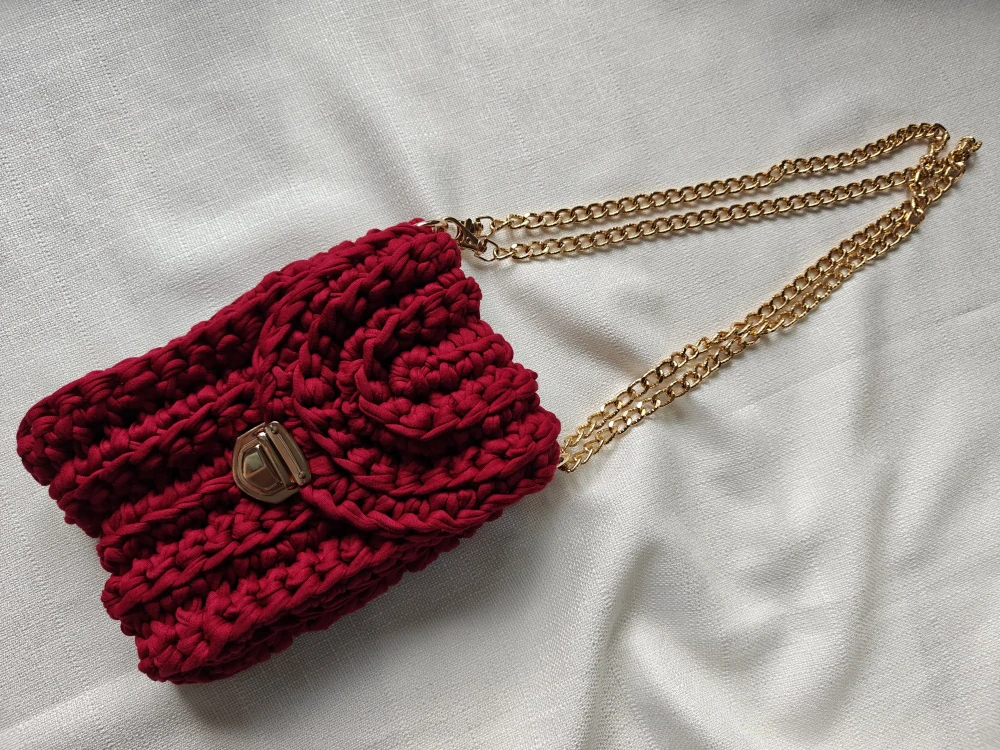 Háčkovaná mini crossbody
