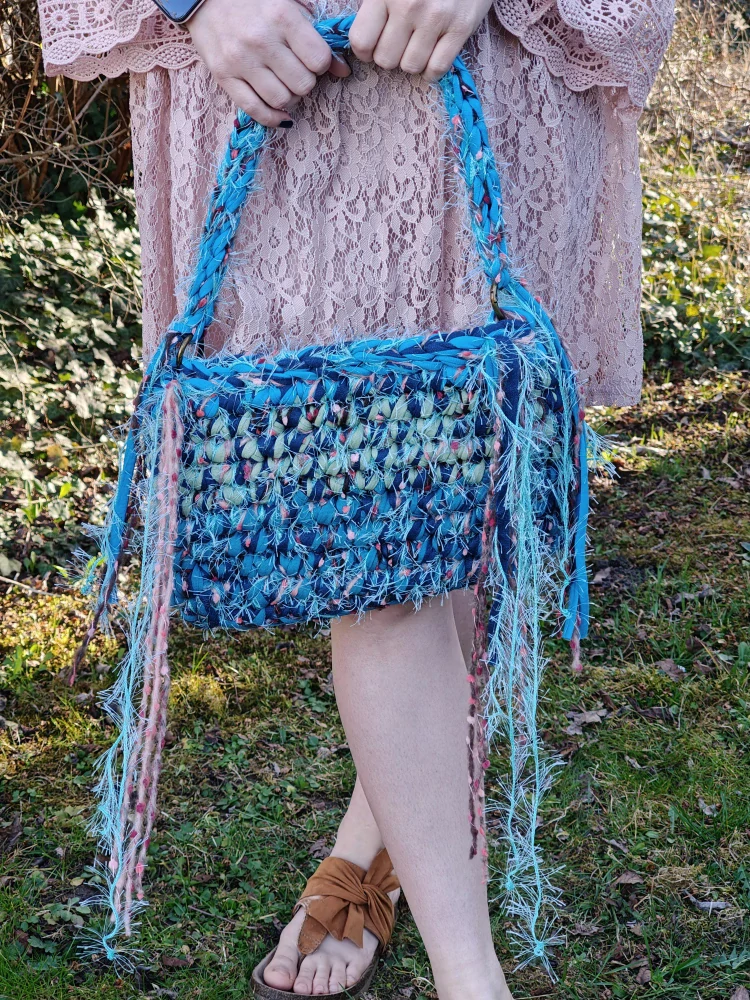 Háčkovaná daily bag barevná