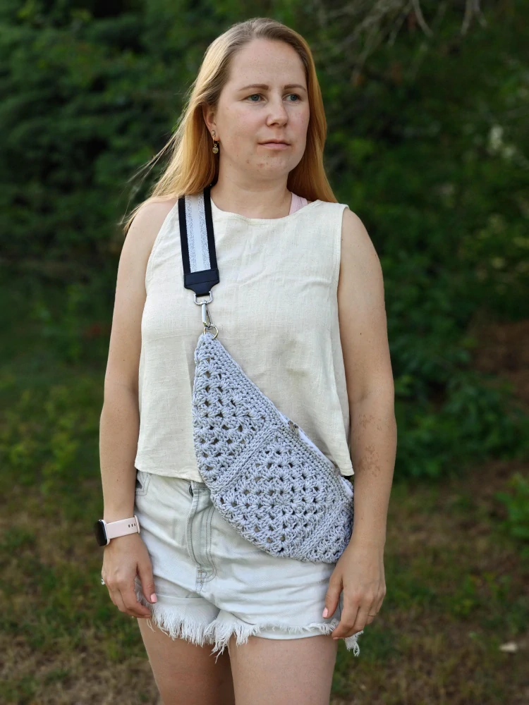 Háčkovaná ledvinka šedivá