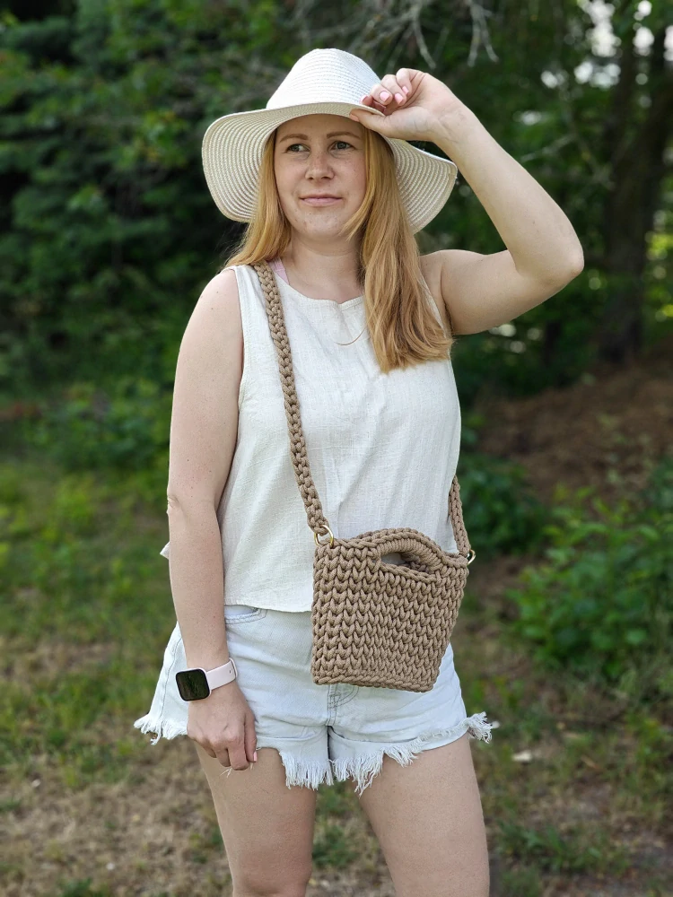 Háčkovaná crossbody hnědá