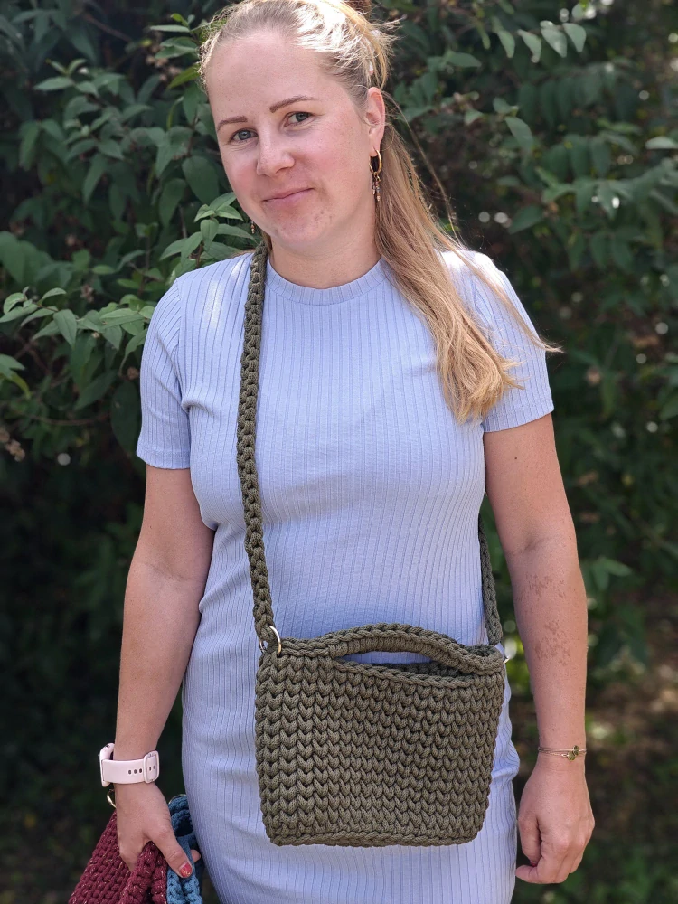 Háčkovaná crossbody zelená