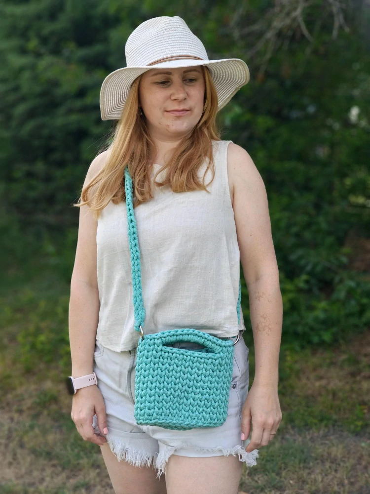Háčkovaná crossbody mint