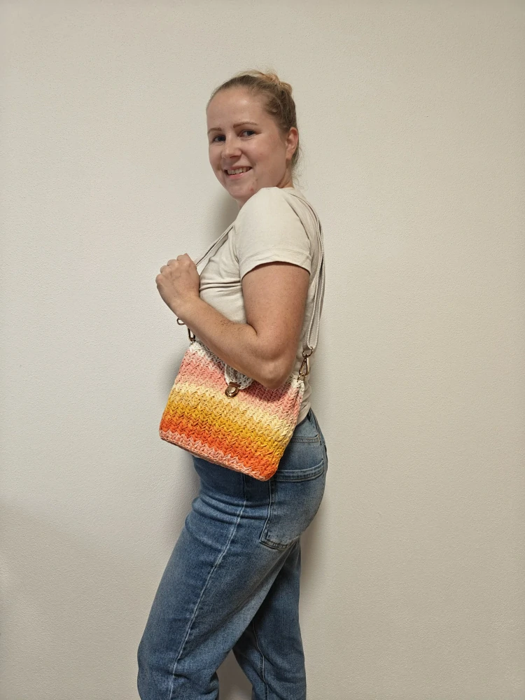 Háčkovaná crossbody podzimní