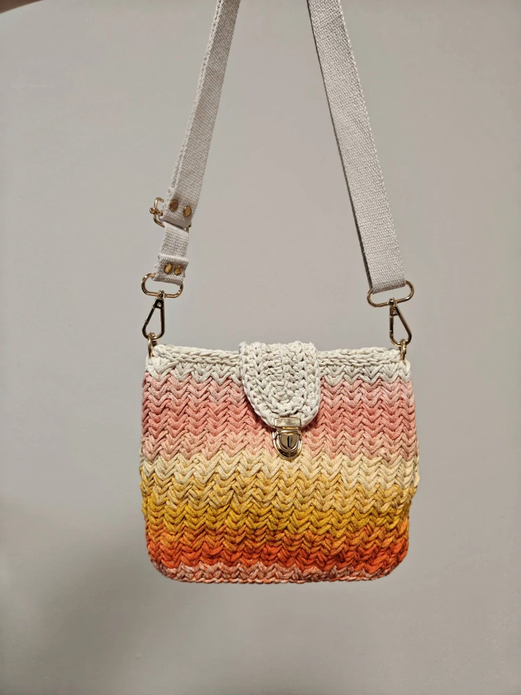 Háčkovaná crossbody podzimní