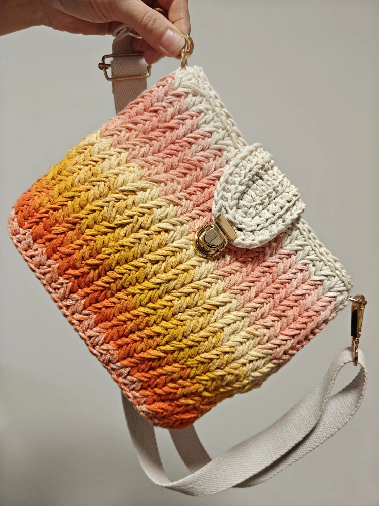 Háčkovaná crossbody podzimní